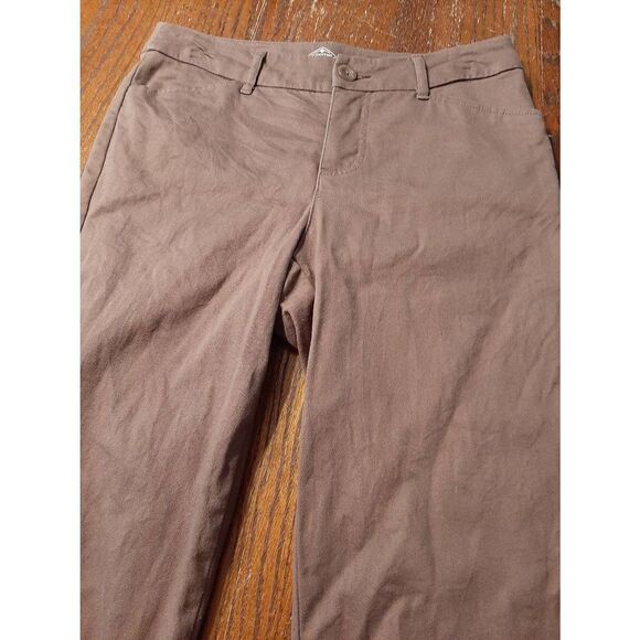 Size 4 St Johns Bay Brown Short Capris Pedal Pushers Skimmers Long Shorts Casual - Picture 2 of 3